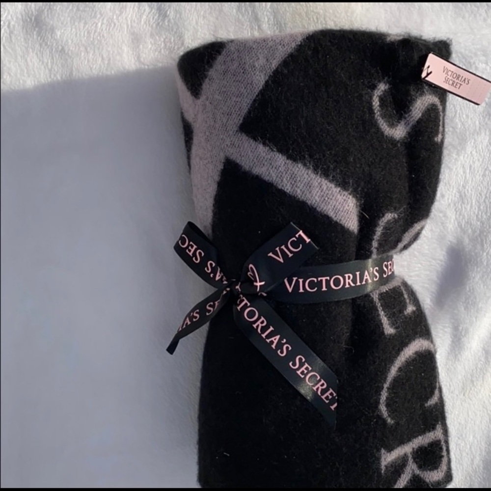 NWT Victoria Secret Love Black and Pink Winter Blanket